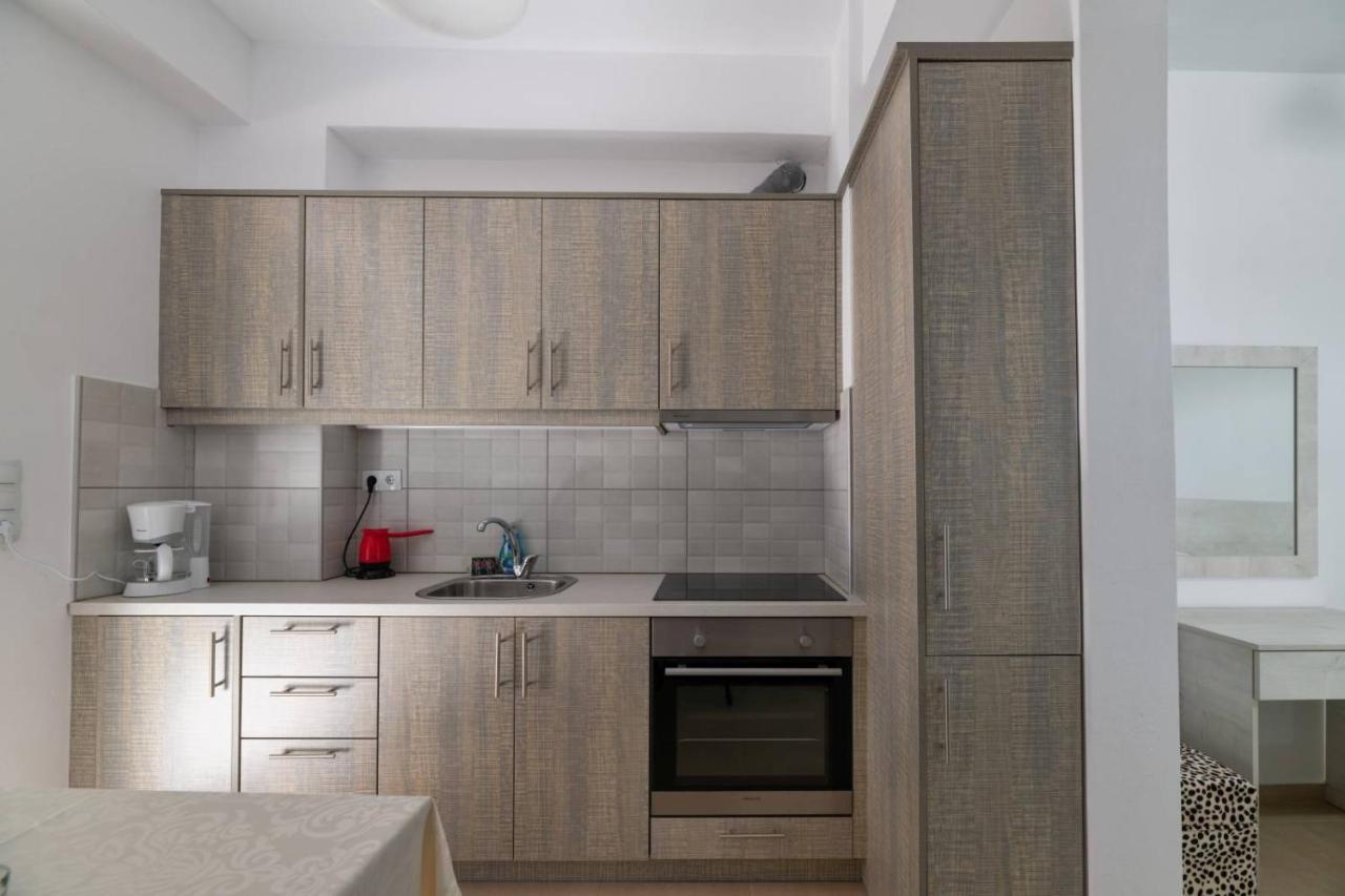 Irini-Kalamaki-Apartments エクステリア 写真